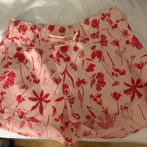 Brand new north face shorts M